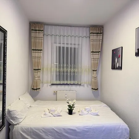 Kaethe-kollwitz Strasse 54, F1 아파트 *