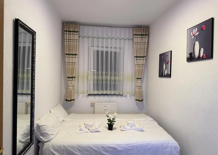 Kaethe-kollwitz Strasse 54, F1 Apartment *